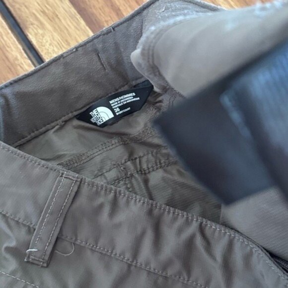 The North Face Paramount Men’s 36 Convertible hiking pants shorts - Picture 4 of 16